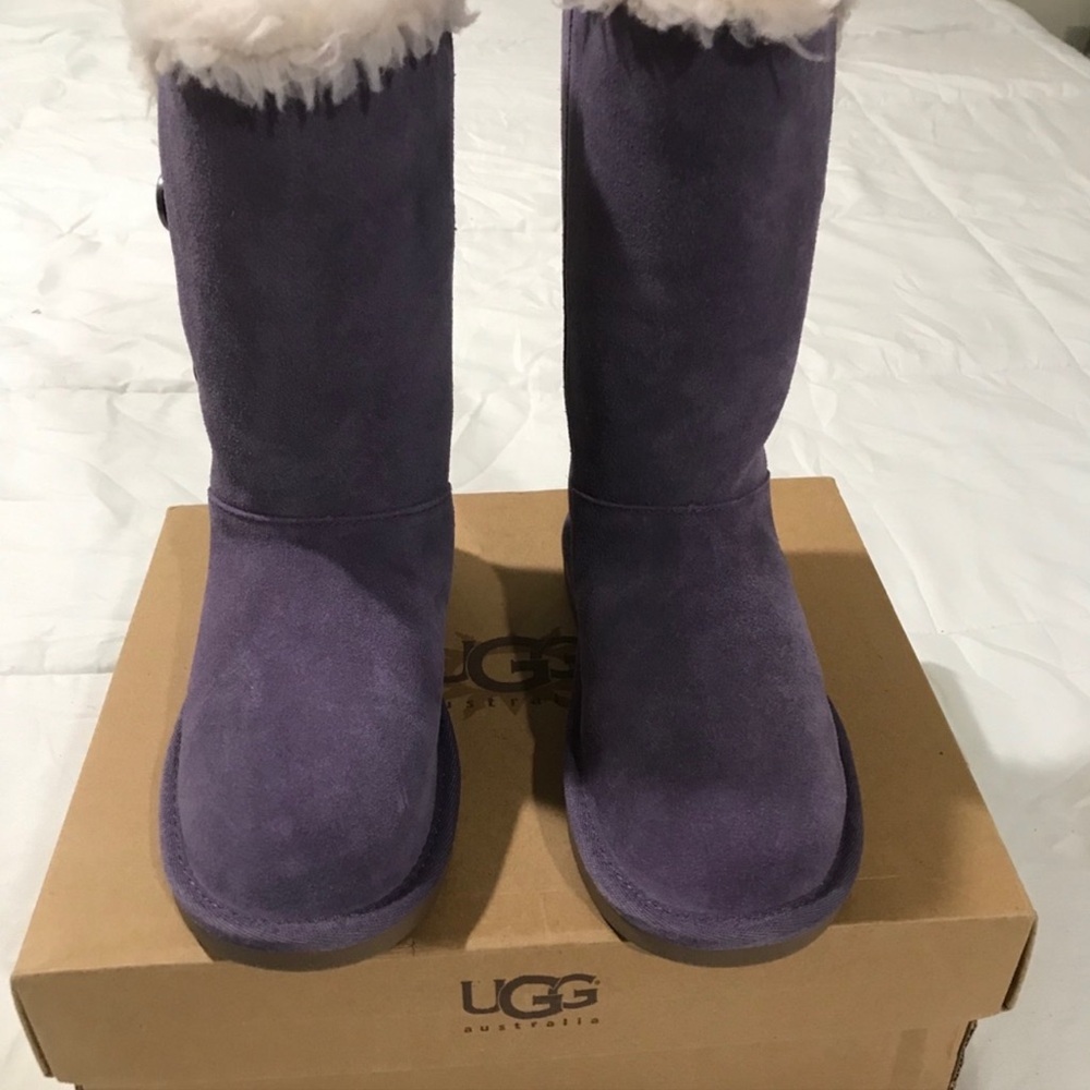 😍 UGG Purple Suede cozy Boots with Fur Trim - Picture 2 of 4